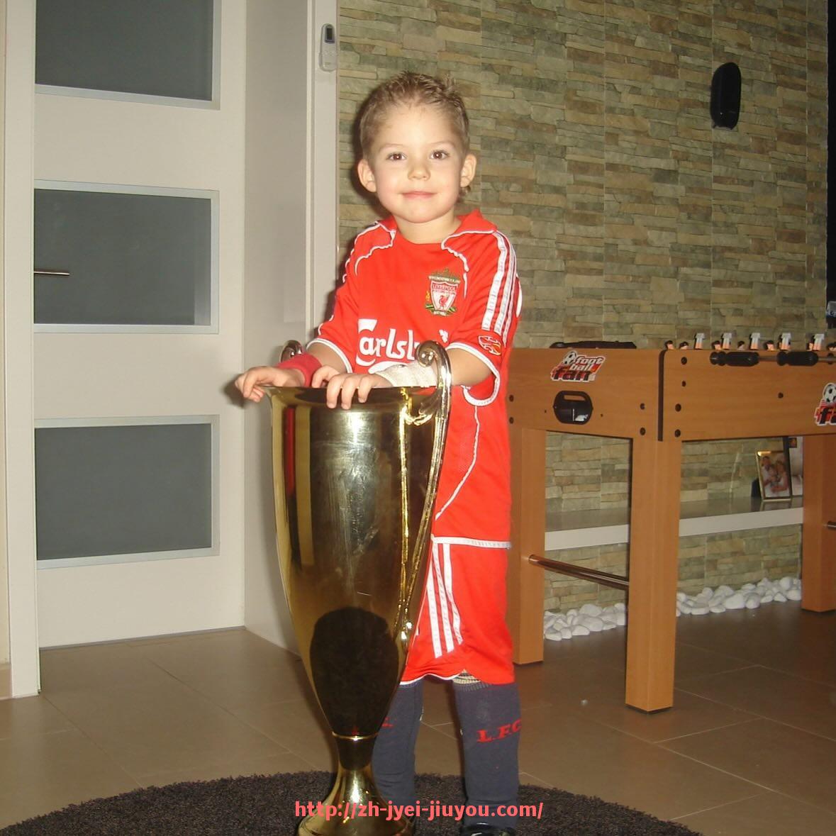 九游jiuyou-NBA今日最佳球员表现回顾：评选NBA今日最佳球员并分析其比赛表现