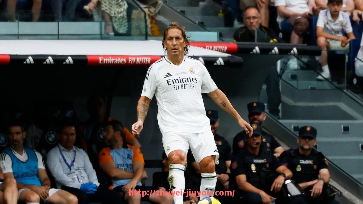 九游jiuyou-如何快速查询英超球员详细数据资料？